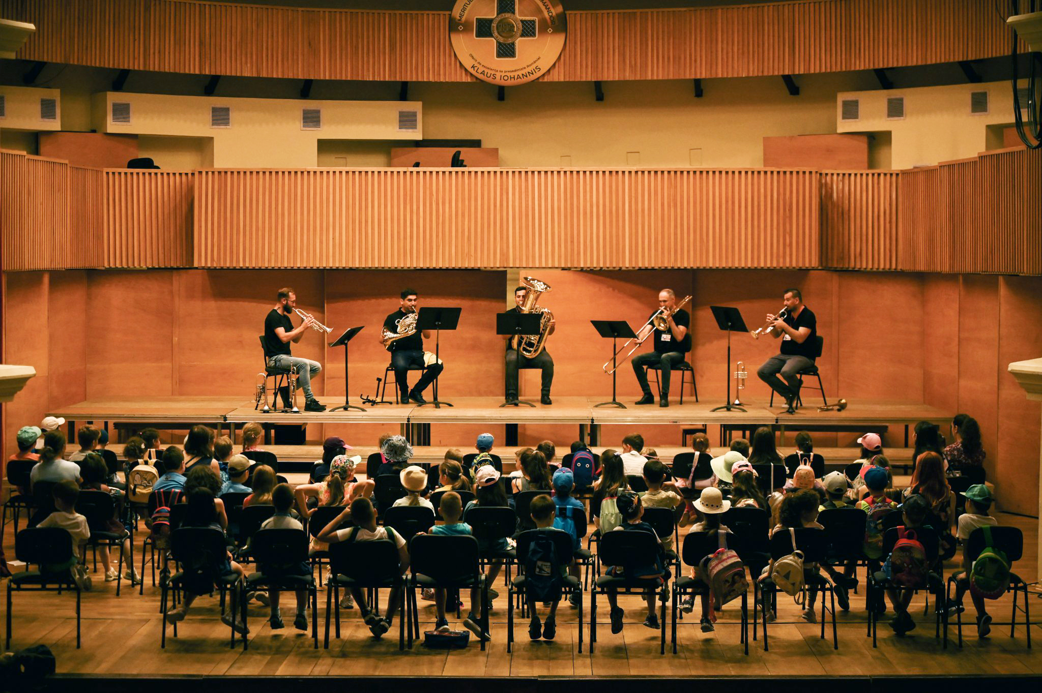 Filarmonica Sibiu contraatacă: Zeci de semnături de susținere strânse de la personalitățile orașului