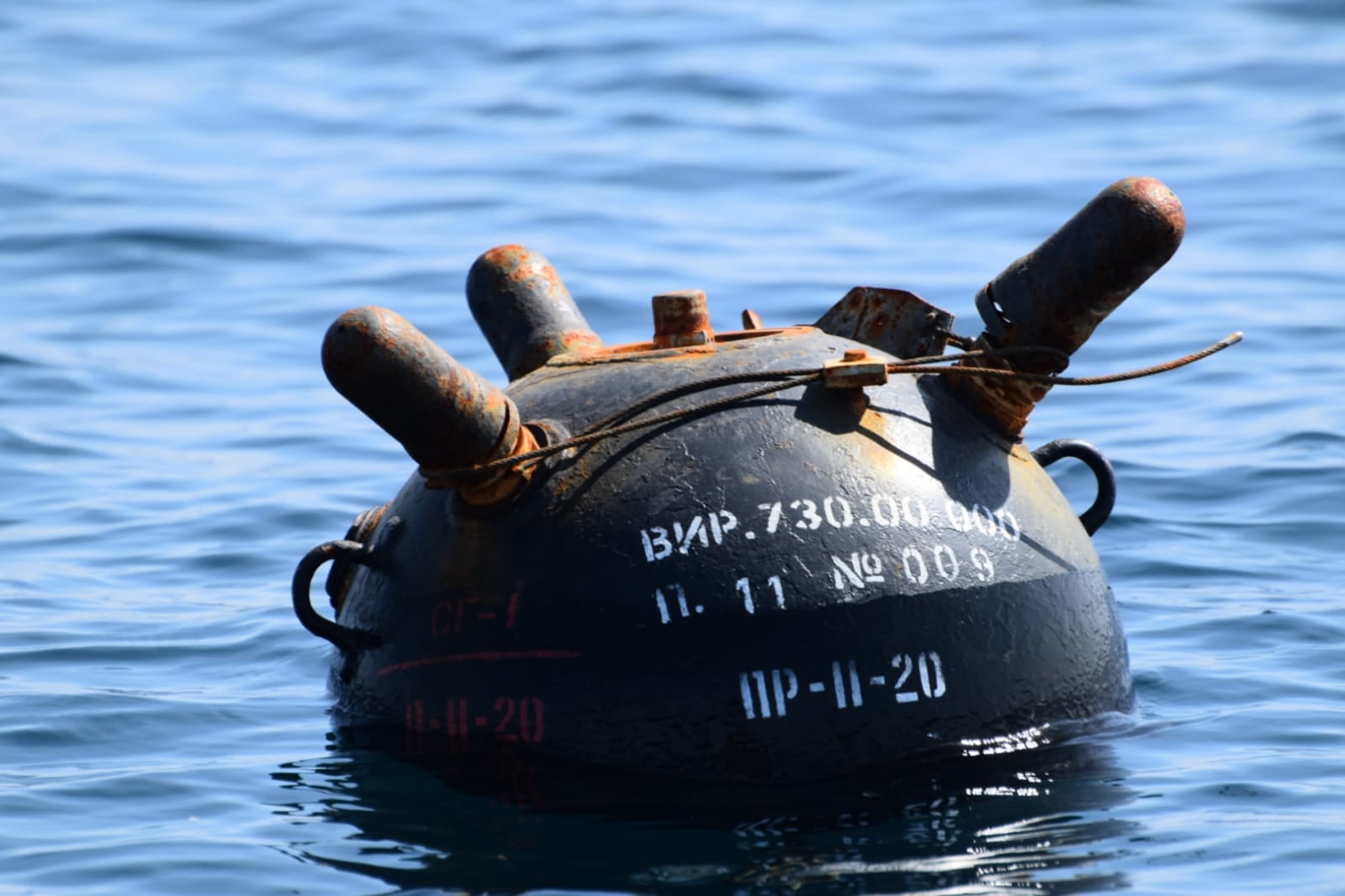 Forţele Navale: Mină marină din timpul celui de-al Doilea Război Mondial, distrusă de scafandri