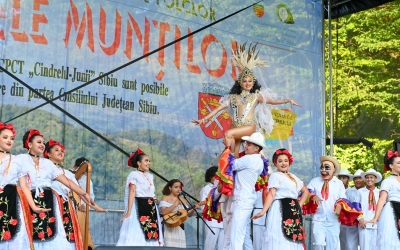 Show incendiar „Loredana & Junii Sibiului”, duminică la  „Cântecele Munților”