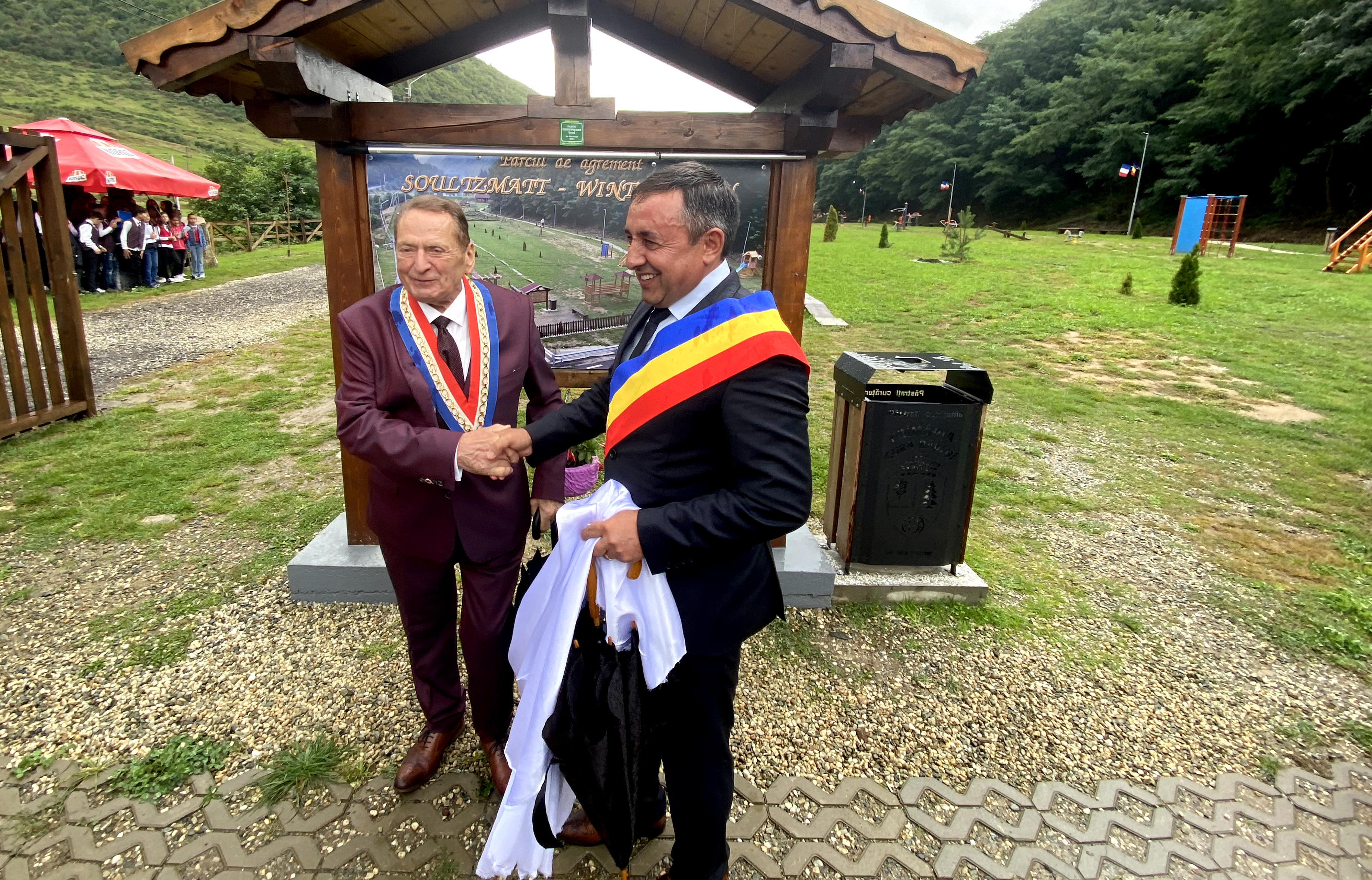 Inaugurarea parcului de distracții din comuna Gura Râului