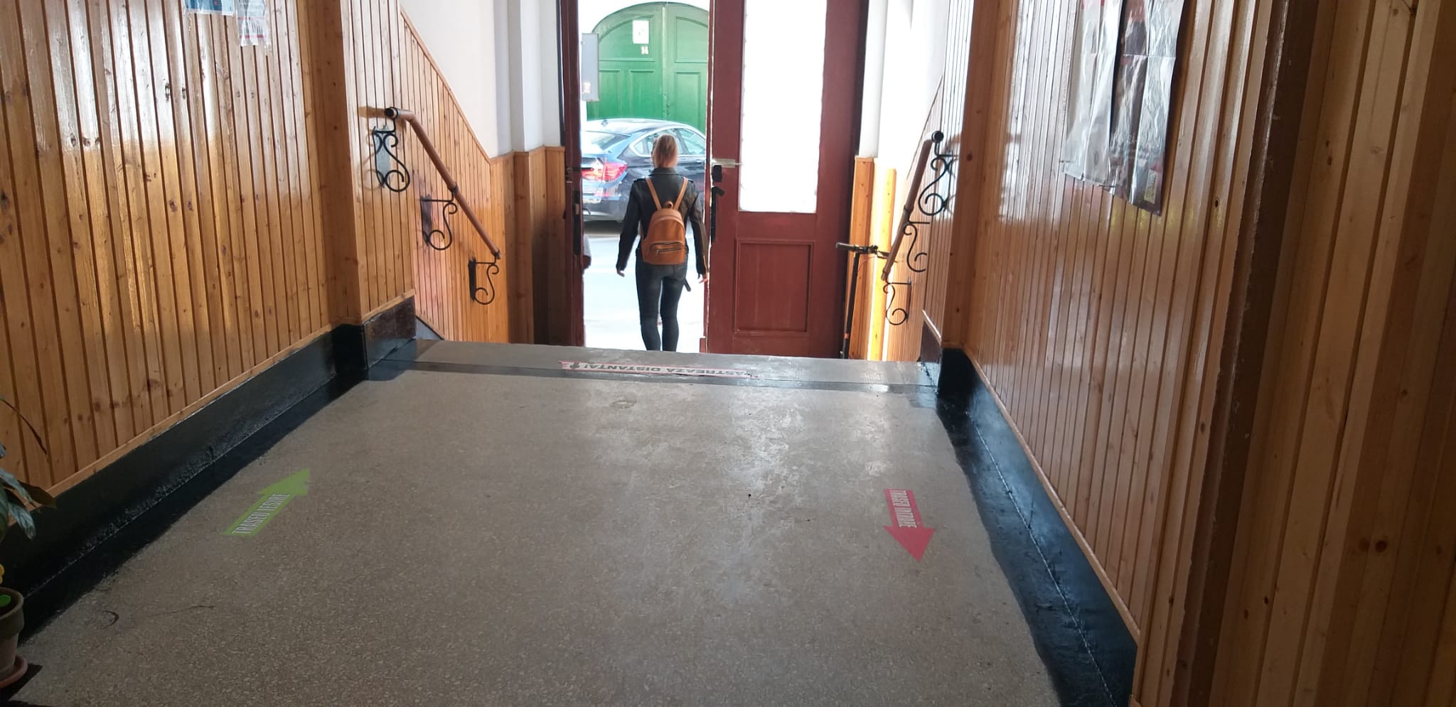 Elevi sibieni care fac naveta la școală: Vor putea solicita banii pentru transport „în avans” la începutul lunii octombrie