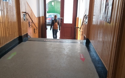 Elevi sibieni care fac naveta la școală: Vor putea solicita banii pentru transport „în avans” la începutul lunii octombrie