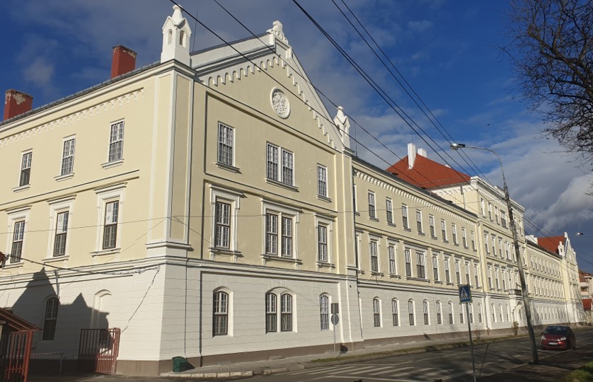 Ministerul Apărării vrea să construiască o parcare supraetajată cu garaj subteran la Sibiu pentru „un număr cât mai mare de locuri”