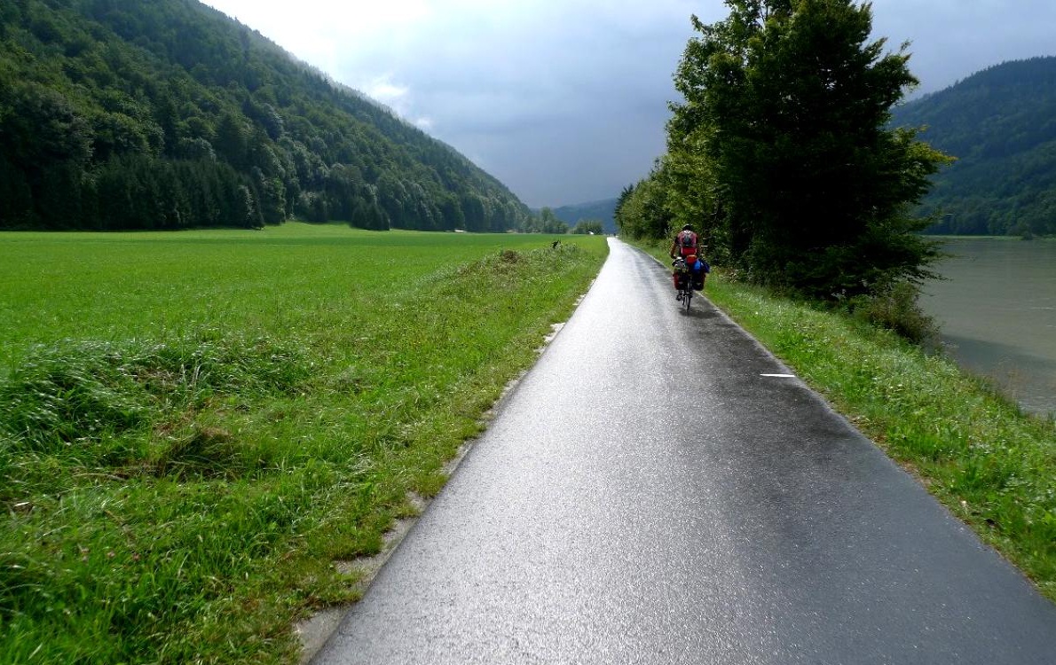 O nouă pistă de biciclete, printr-o zonă superbă de munte, prinde contur în județul Sibiu