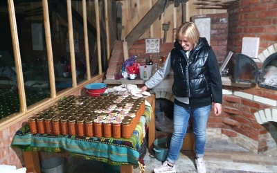Mai mult de două treimi dintre români mănâncă săptămânal zacusca de casă