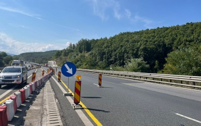 După ani de așteptări, șoferii vor avea benzinării pe autostrada Sibiu-Deva. OMV a câștigat licitația