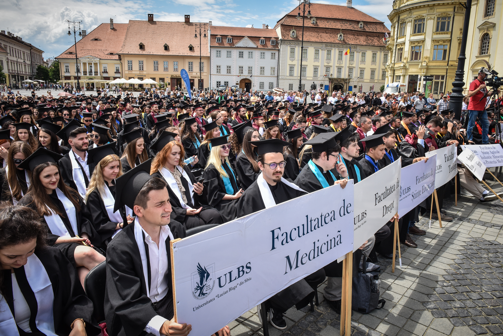 ULBS și AFT deschid anul universitar în Piața Mare