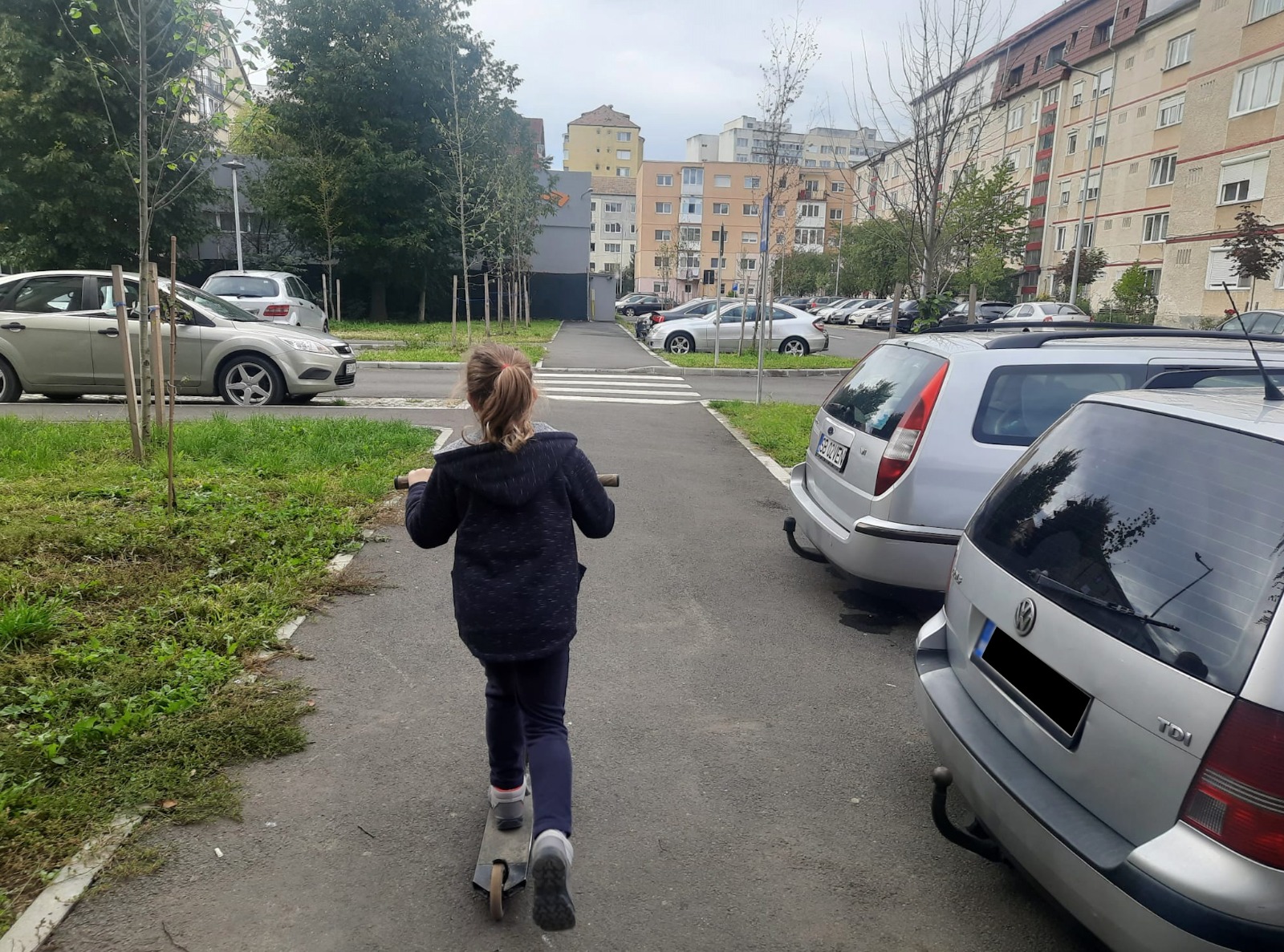 Cerere pentru rastel de biciclete la Școala Constantin Noica din Sibiu: „Copilul meu face 6 km dus – întors în fiecare zi”