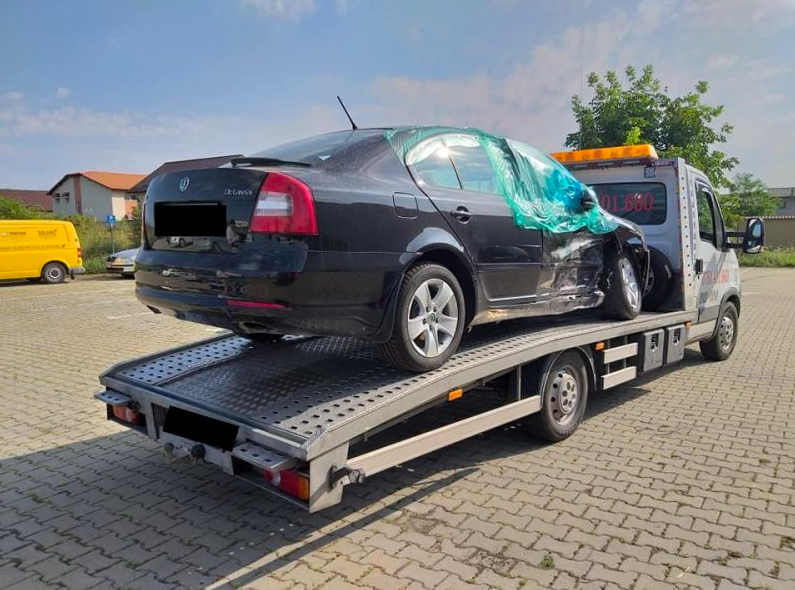 A venit peste 400 km să-și cumpere mașină din Sibiu și a făcut accident la Scoreiu. Acum nici firma de asigurări nu vrea să plătească