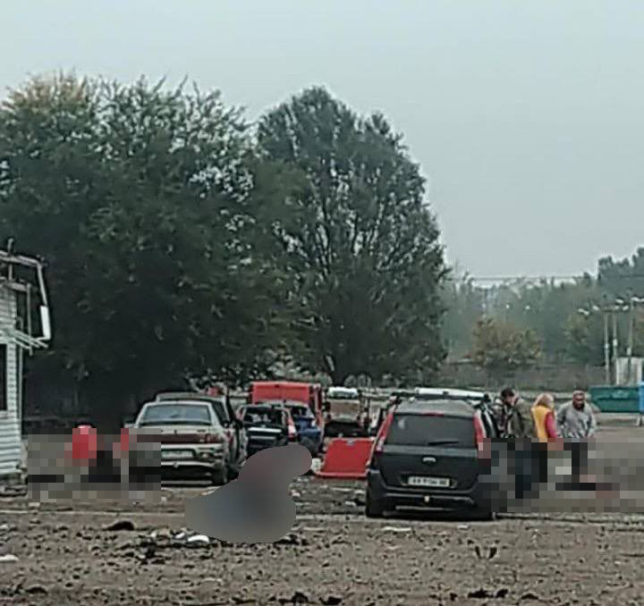 Cel puţin 23 de morţi după ce un convoi de vehicule cu civili ucraineni a fost lovit de o rachetă rusă, în apropierea oraşului Zaporojie