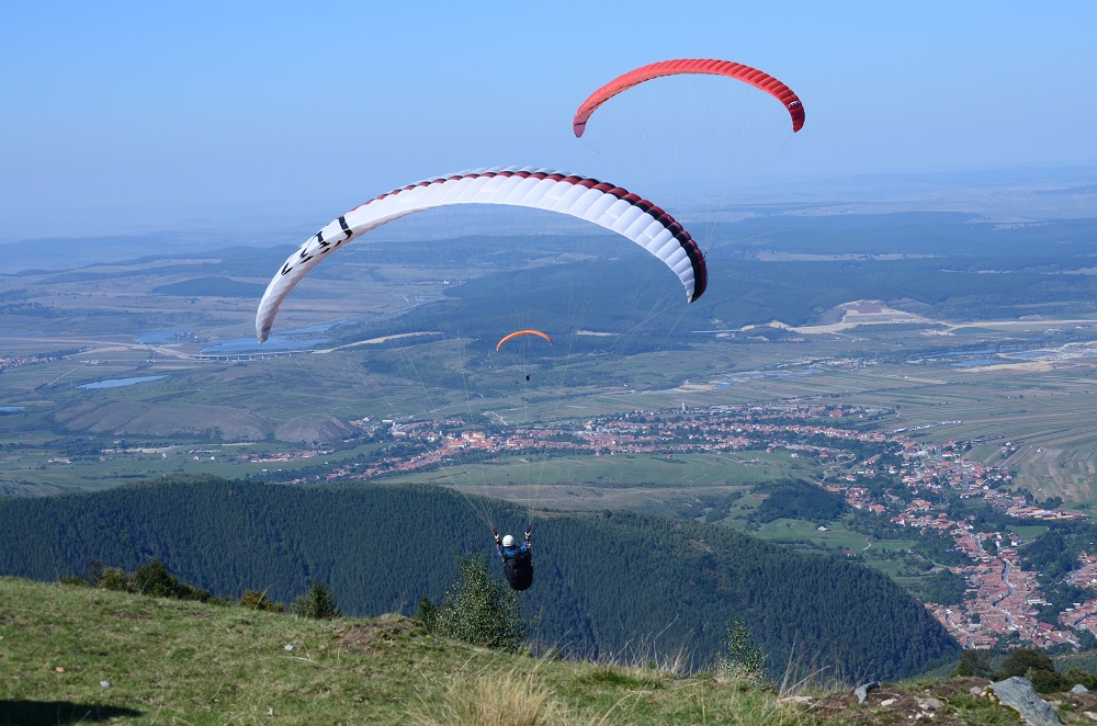Campionatul European de Parapantă se desfășoară în aceste zile la Sibiu: 100 de piloți din 20 de țări