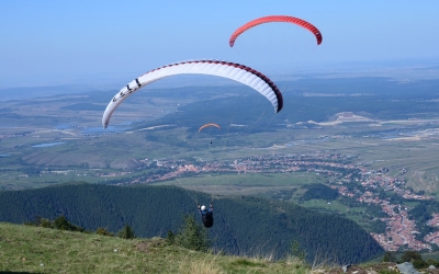 Campionatul European de Parapantă se desfășoară în aceste zile la Sibiu: 100 de piloți din 20 de țări