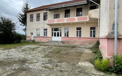 FOTO - Cum arată o școala aflată la 30 km de Sibiu, susținută de comunitate, în care nu s-au făcut investiții de peste 50 de ani