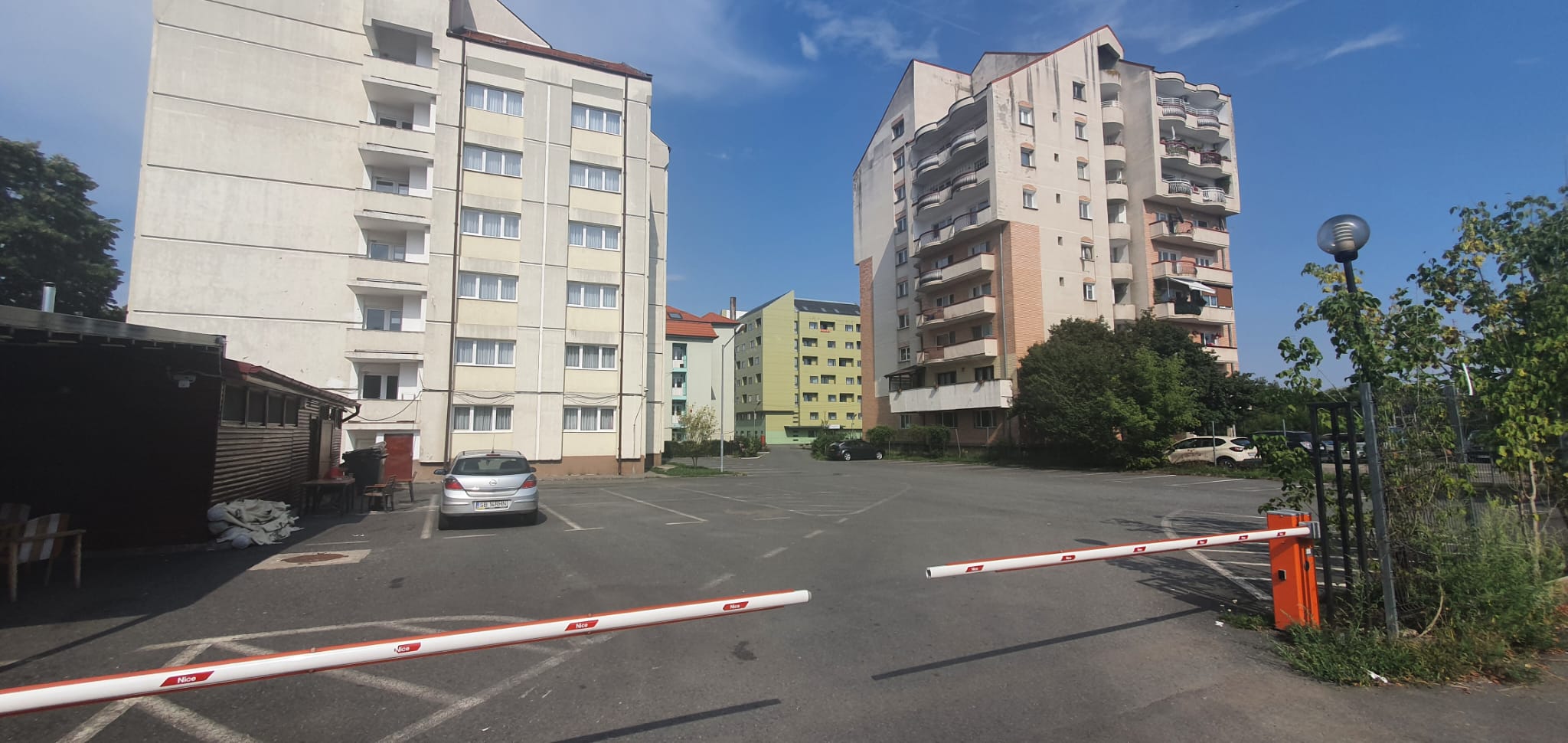 ULBS cumpără 80 de blocatoare pentru parcările studenților de pe Victoriei