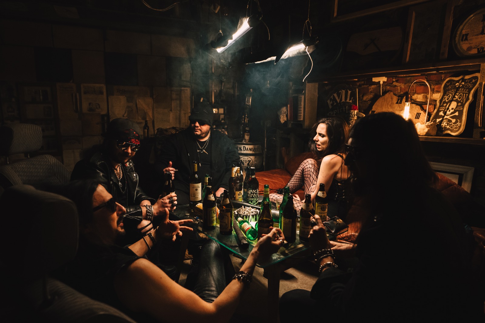 Trupa sibiană Onenightstand lansează albumul Decadent