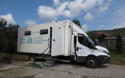 Caravana mobilă a Institului de Pneumoftiziologie Marius Nasta va furniza servicii medicale gratuite pentru sănătatea plămânilor și depistarea precoce a tuberculozei în 11 comune sibiene