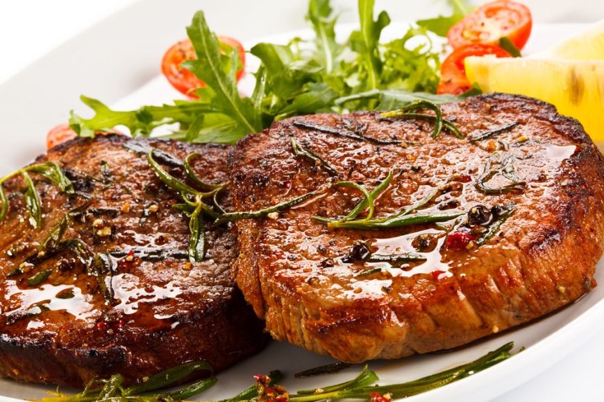 Director Karpaten Meat explică prețul crescut al cărnii de vită: România crește doar pentru exportul de vite, nu are producție de carne. Compania are pe Valea Hârtibaciului peste 7.000 de bovine din rasa Aberdeen Angus