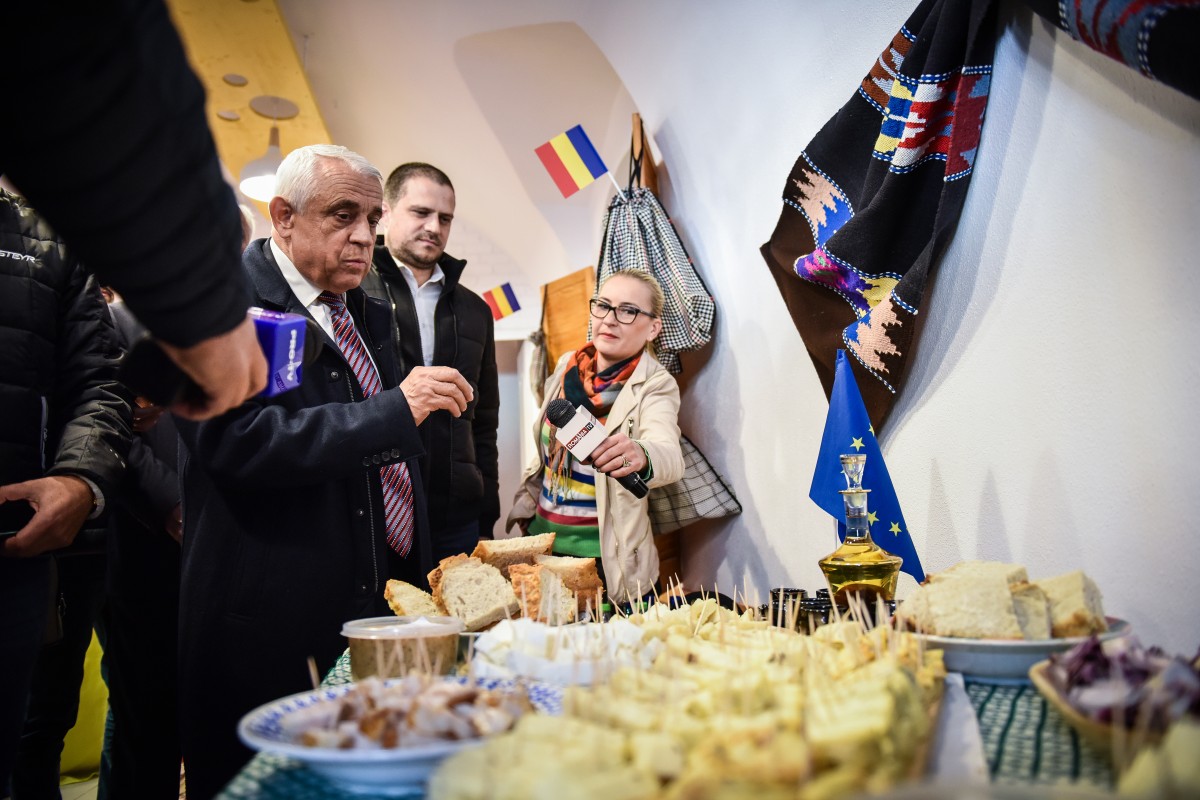 Ministrul Petre Daea, surprins sforăind, în direct, la Antena 3.  ”Cum să sforăi, domne? Eu nu dorm nici noaptea”. Marți vine în Sibiu