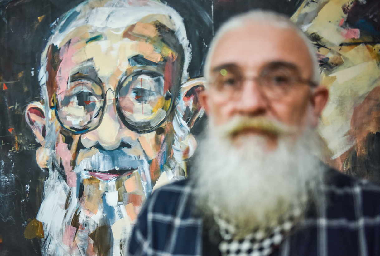 Sculptorul și artistul sibian Niu Herișanu: „Adică eu să nu-l iubesc pe Ceaikovski sau pe Tolstoi? Pentru mine nu există etnie în domeniul creației”