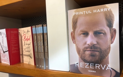 Cartea de memorii a prințului Harry, la mare căutare în librăriile din Sibiu. „Am rămas fără exemplare din prima zi”