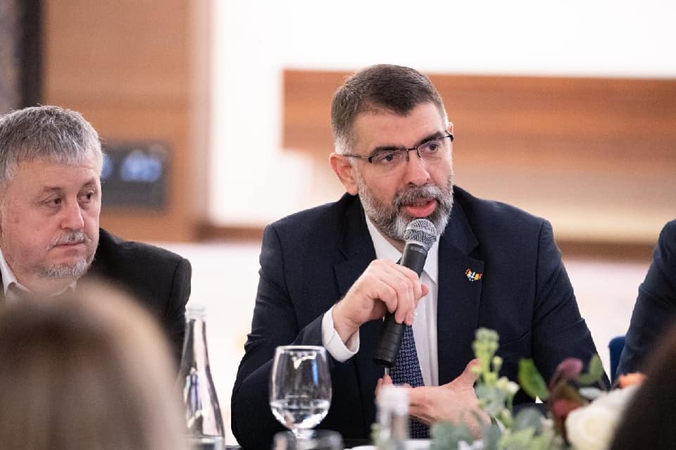 Senatorul PSD Cazanciuc propune ca alegerea parlamentarilor în România şi Republica Moldova să nu fie incompatibilă