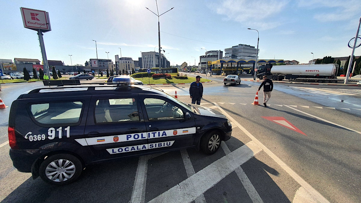 Amenzile date de Poliția Locală Sibiu în anul 2022. Cele mai multe, aproape 5.000, pentru parcări pe trotuar. Peste 4.000 de intervenții ale mașinii de ridicat mașini