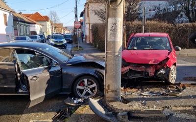 Accident în Sibiu. Un șofer nu a dat prioritate și o tânără a ajuns la spital