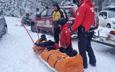 Un tânăr salvat de salvamontiștii din Mureș le-a donat, un an mai târziu, un snowmobil. „Am fost foarte emoționați și recunoscători”
