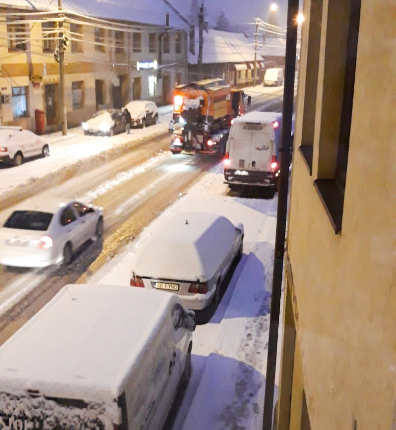 Primăria Sibiu: Soma a început deszăpezirea la 4 dimineața. La ora 8 erau 7 utilaje pe străzile orașului