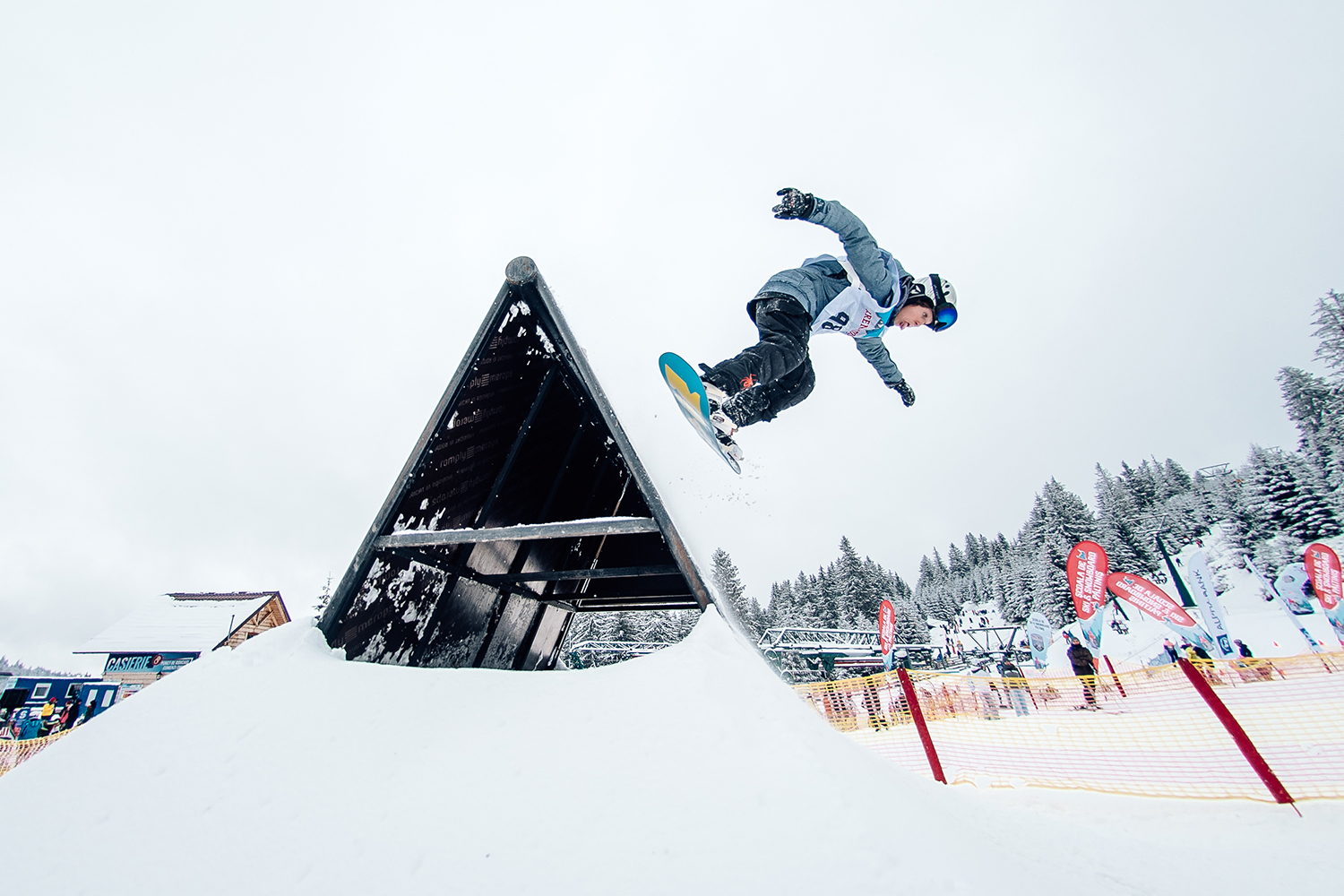 35 de temerari au participat la Arena Freestyle Open. Spectacol de sărituri și trick-uri