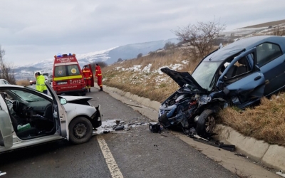 Coliziune frontală după o depășire, pe DN 1, la ieșirea din Ruși