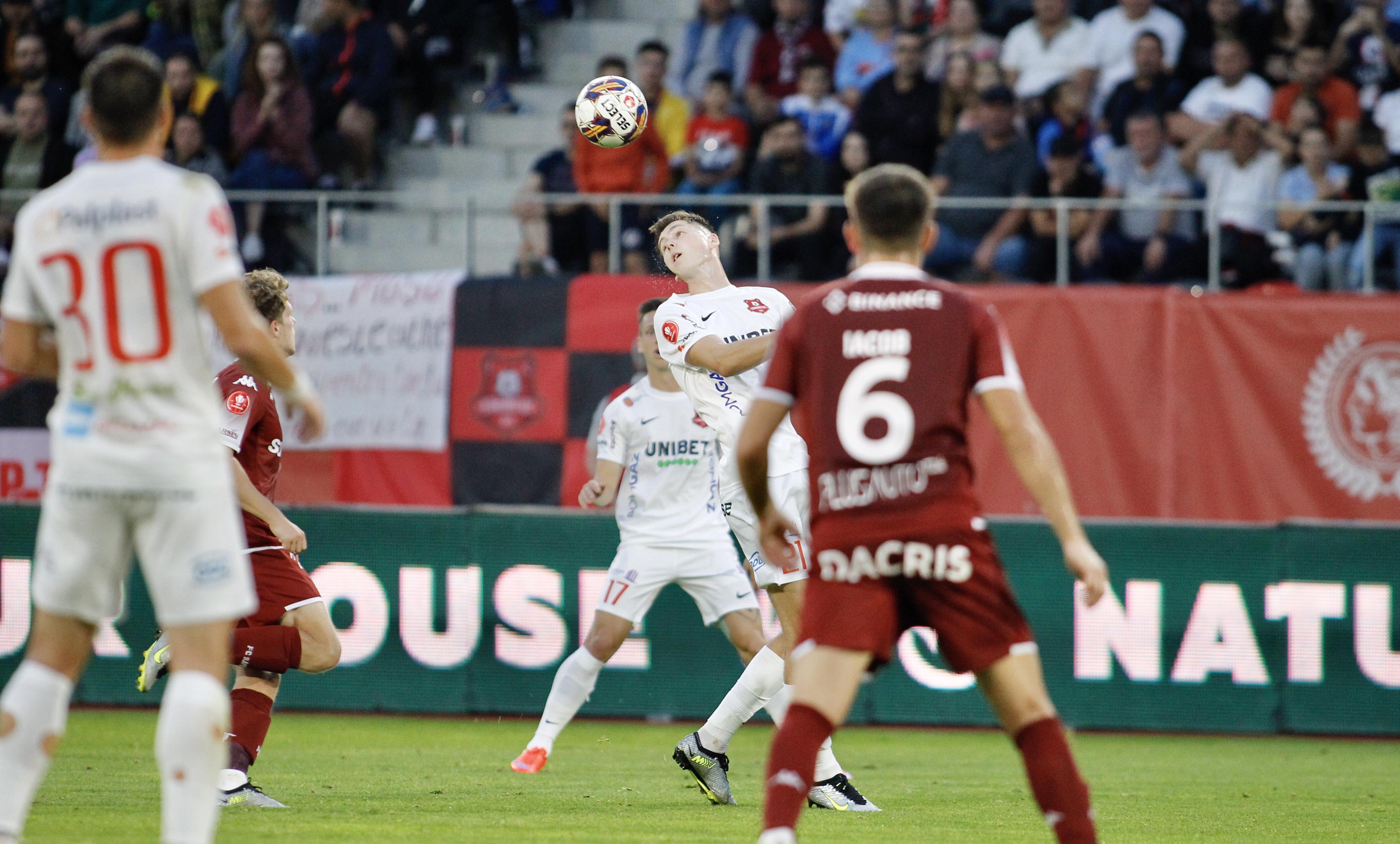Hermannstadt obține încă un egal în campionat: 1-1 cu Rapid pe teren propriu, după ce au fost conduși din minutul 3