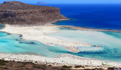 Grecia, cea mai căutată destinaţie de vară. Agenție: La noi în Sibiu s-a mers foarte mult pe Creta, unde au fost două avioane pe săptămână, ceea ce nu credeam că va duce Sibiul vreodată