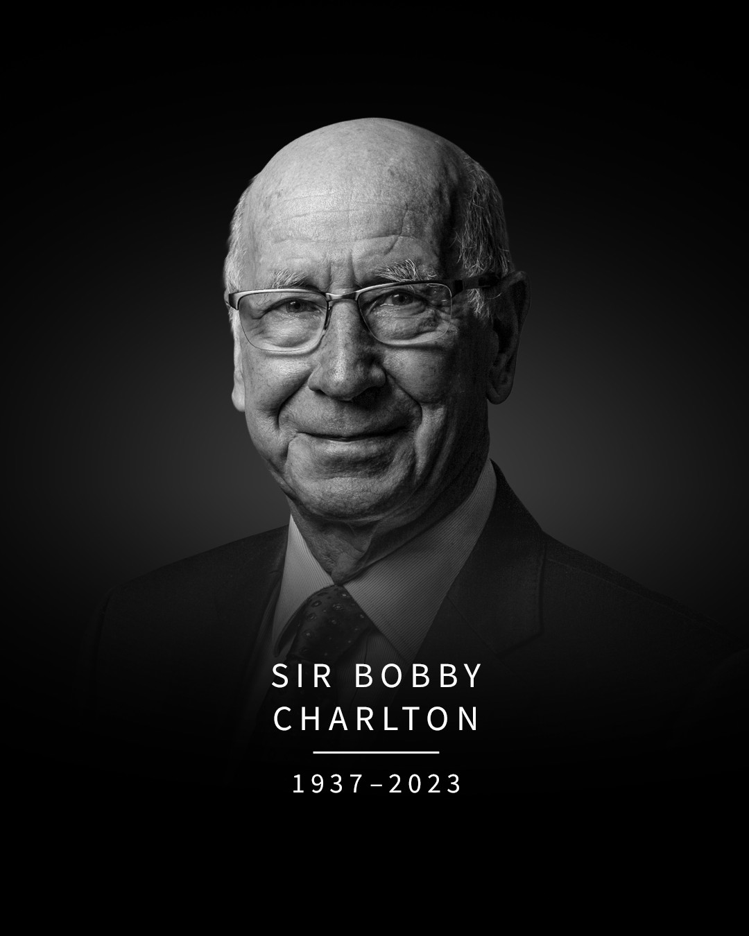 A încetat din viaţă legenda fotbalului englez, Sir Bobby Charlton, la vârsta de 86 de ani