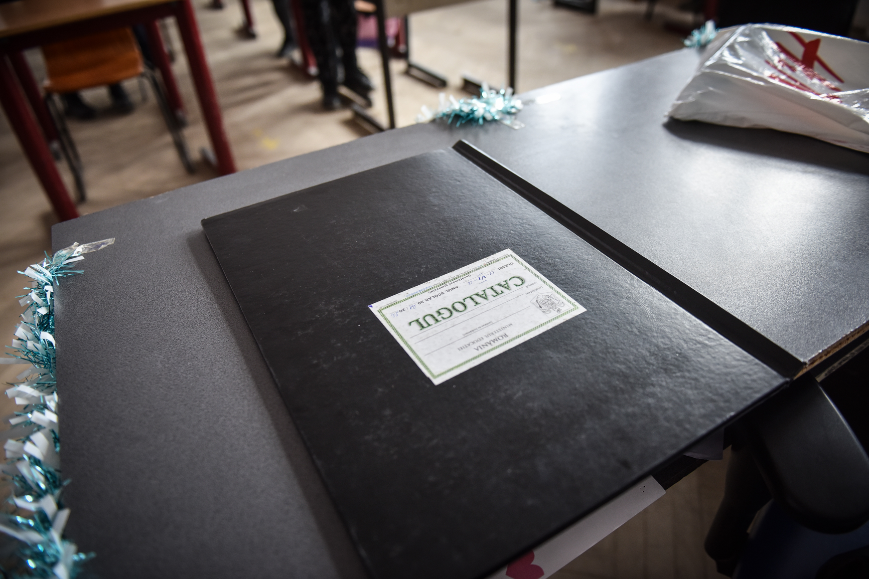 Ministerul Educației anunță modificări în lege pentru corectarea „anomaliilor” care au dus la acordarea bursei de merit elevilor cu medii sub 5