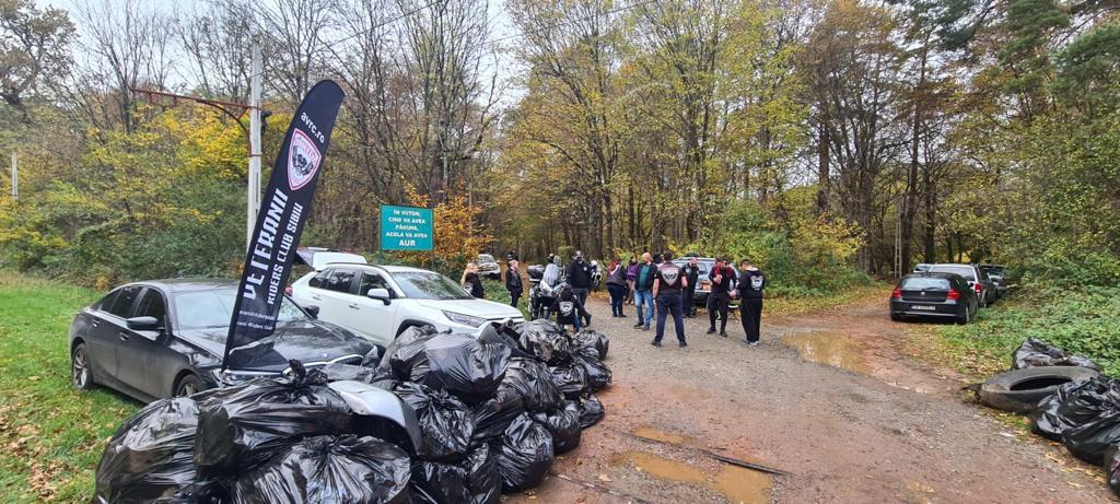 Motocicliștii de la Veteranii RC au curățat din nou în Pădurea Dumbrava