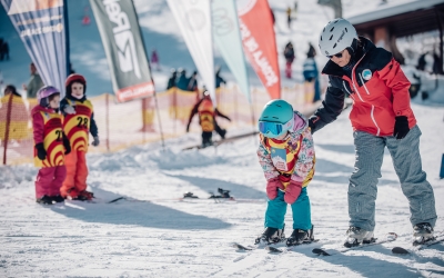 Arena Platoș devine Păltiniș Arena și se promovează la București amenajând o pârtie de schi în Parcul Tineretului