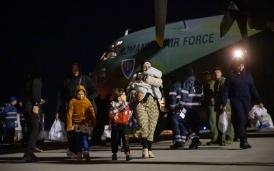 Cei 41 de cetăţeni români şi membri de familie ai acestora evacuaţi din Fâşia Gaza au ajuns în ţară