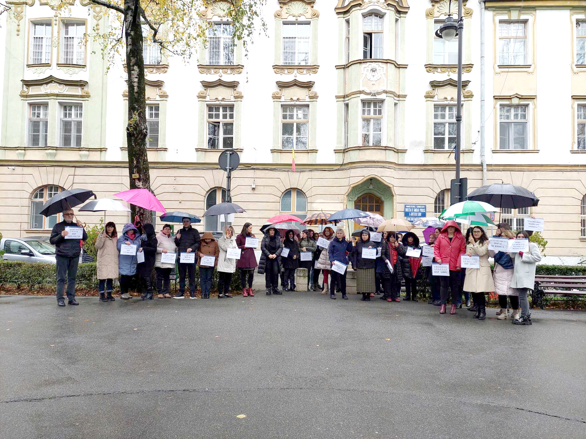 Protest și la DSP Sibiu, zilnic timp de 2 ore. Vor salarii mai mari