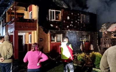 O studentă din Sibiu are nevoie de ajutor după ce casa în care locuia cu părinții ei a ars într-un incendiu devastator. „Nu s-a mai putut salva nimic”