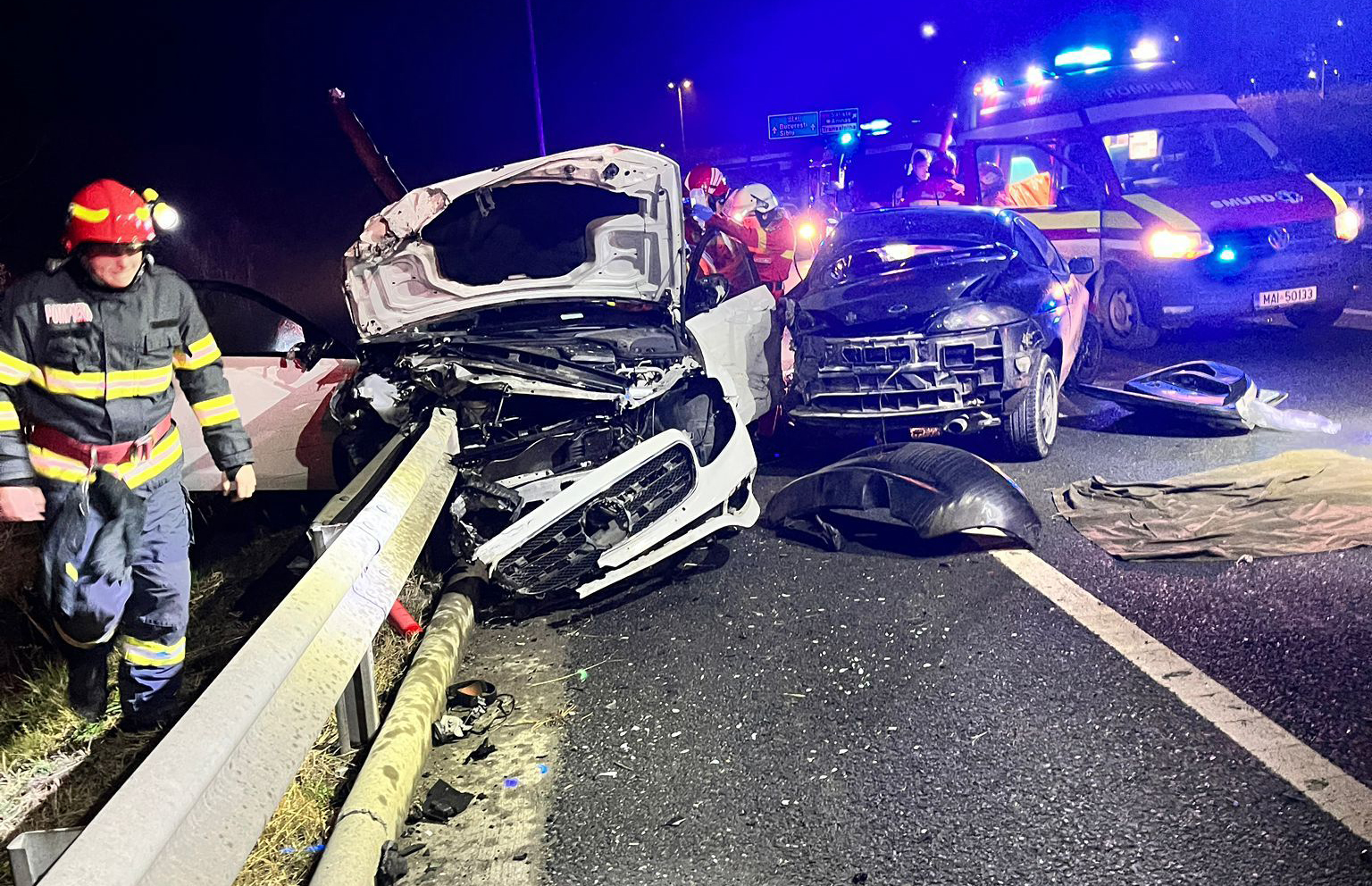 A murit tânăra de 22 de ani rănită în accidentul de pe autostradă. Se afla în mașina care a fost împinsă de un alt vehicul în glisiera marginală