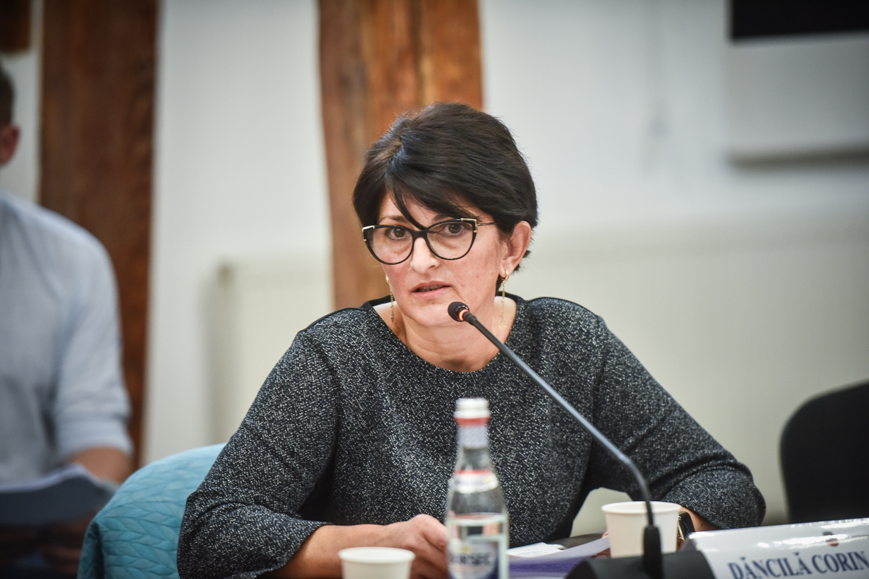Consilier local: Data trecută am vorbit despre ploșnițe. Poate Primăria găsește o soluție și pentru vulpi? Fodor: Am văzut și eu o vulpe moartă pe șosea
