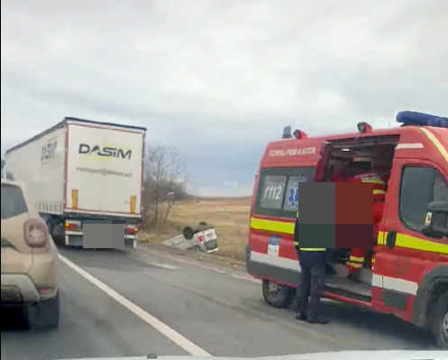 Accident pe DN 14. Coliziune între un autoturism și un TIR