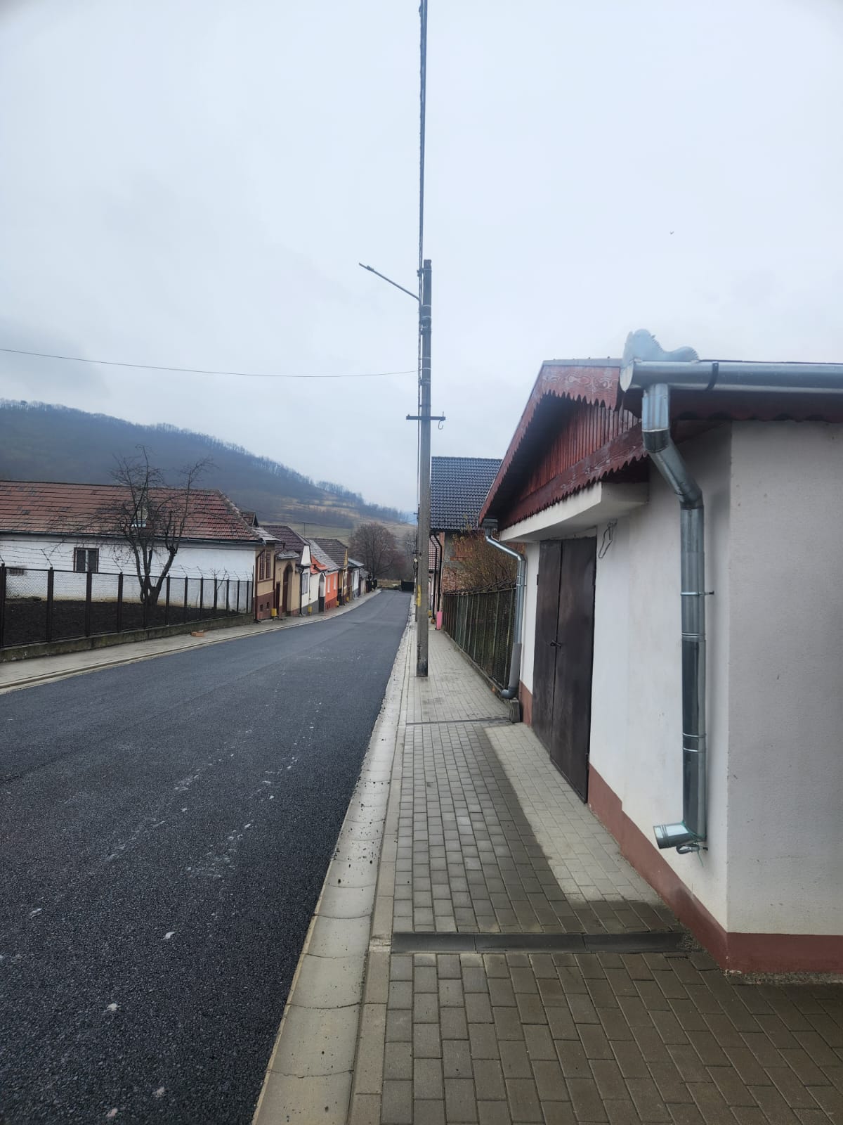 Străzi asfaltate în localitatea Axente Sever