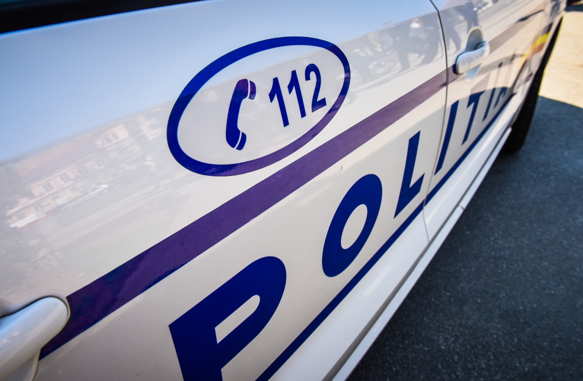 Două femei au fost reținute după ce ar fi furat haine și cosmetice din două magazine din zona centrală a Sibiului