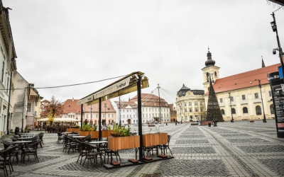 Gata cu facilitățile pentru HoReCa la Sibiu: taxa pentru extinderea teraselor revine la valoarea anterioară pandemiei