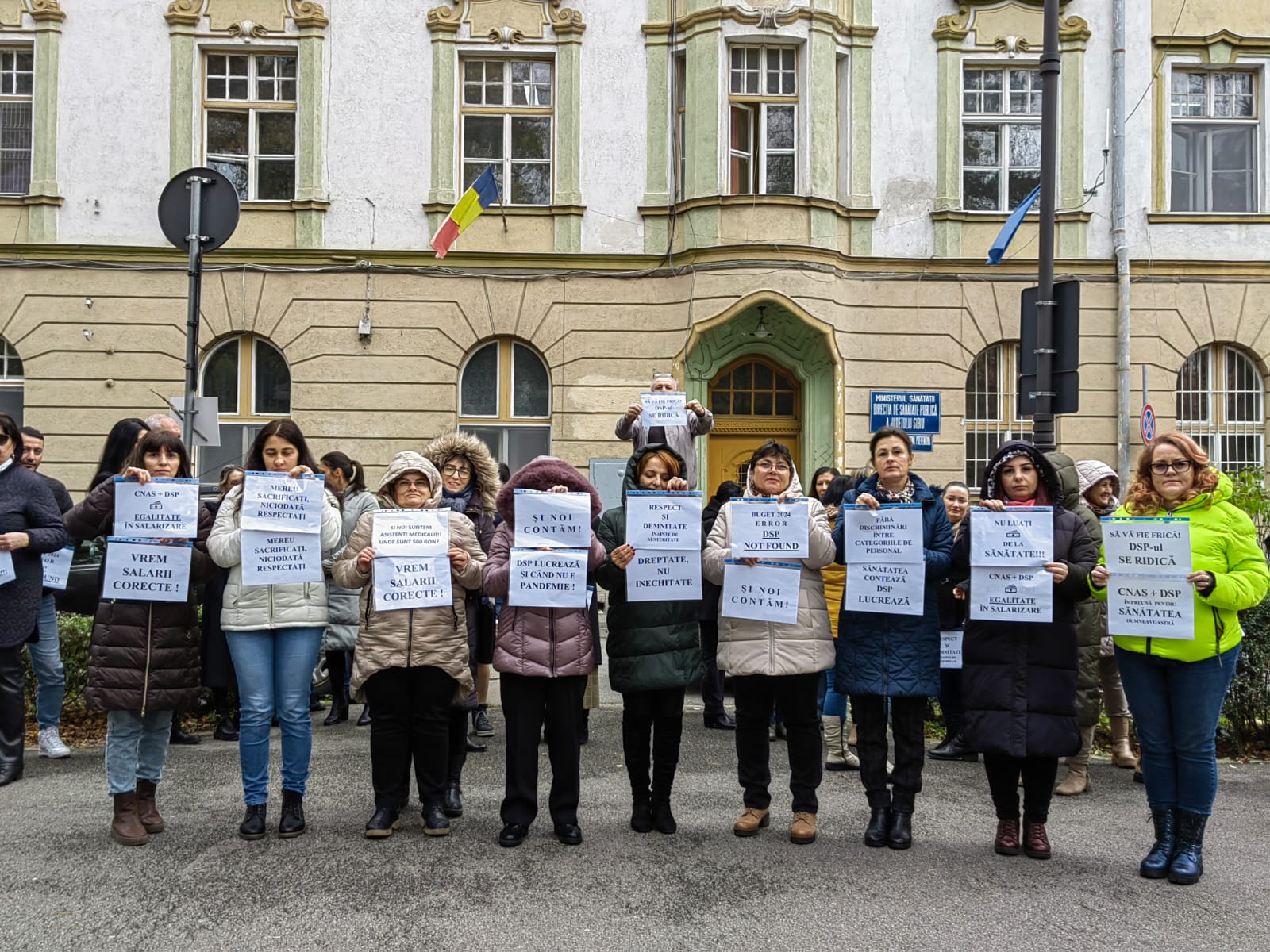 Angajații de pe urgențe, medicii rezidenți și școlari și asistenții sociali riscă să nu-și primească mâine salariile