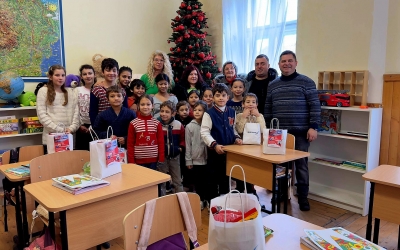 „Asociația Job în Sibiu” aduce copiii de la școala din Zlagna la Teatrul Gong. Actorii vor juca o piesă special pentru ei