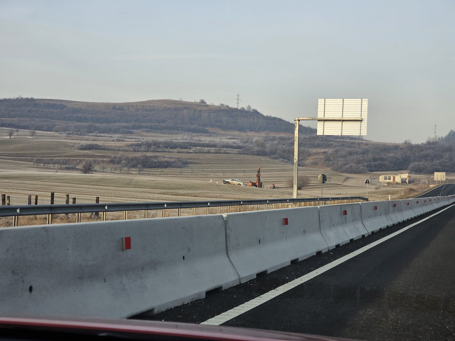 Turcii de la Makyol au început forajele pe autostrada Sibiu – Făgăraș. Se lucrează la Boița