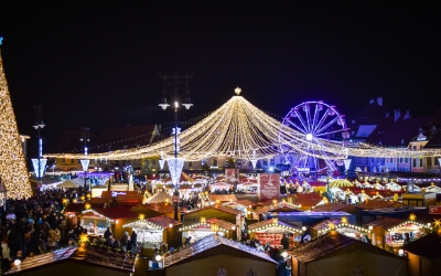 Organizatorii Târgului de Crăciun din Sibiu se așteaptă la peste 300.000 de vizitatori. „Este cel mai important vector al turismului județean în perioada sărbătorilor de iarnă”